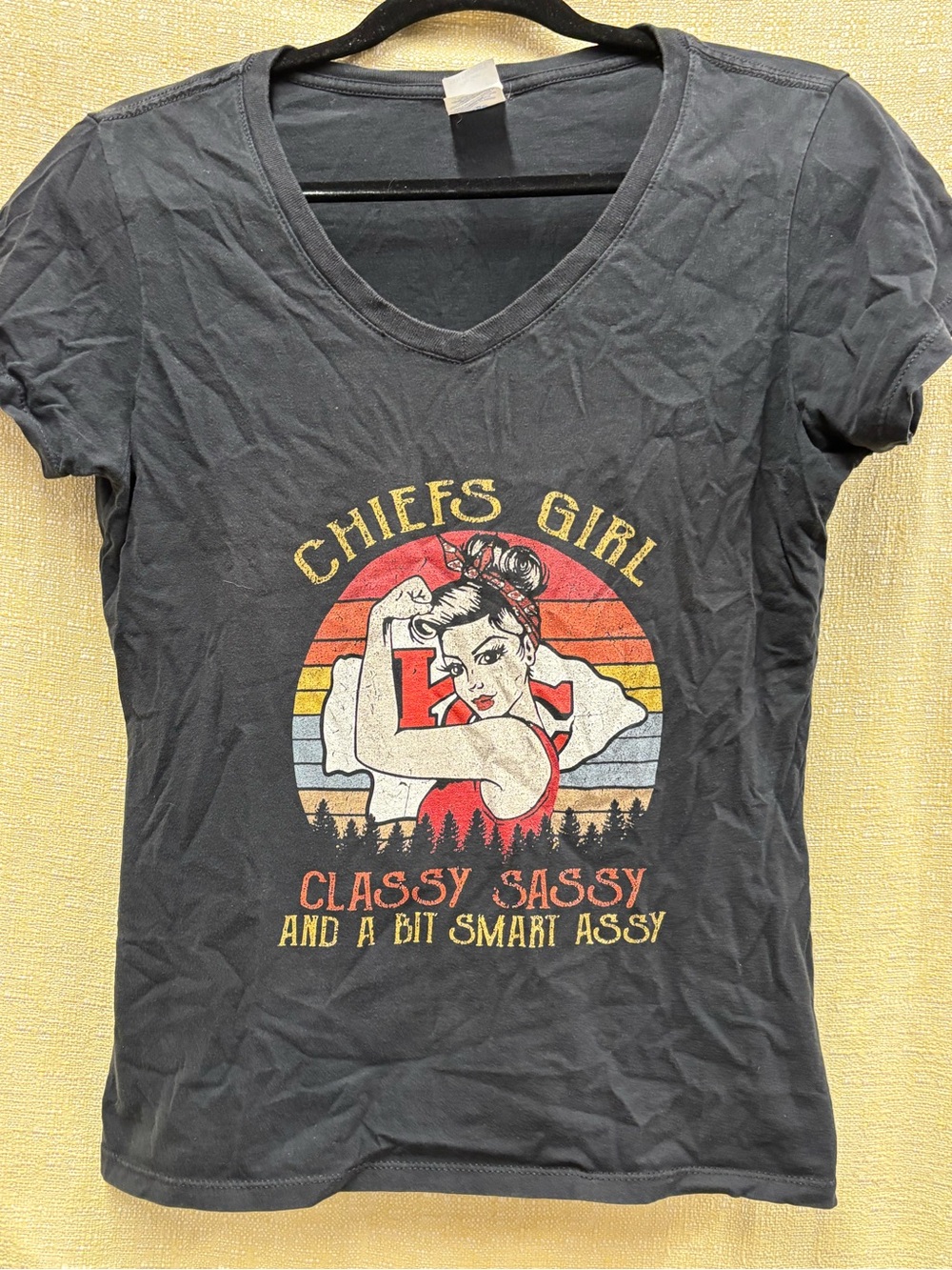 Kansas City Chiefs Girl Graphic V-Neck Tee — Black